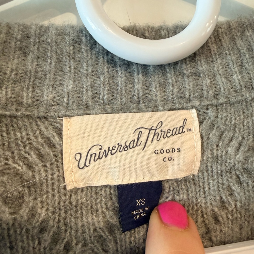 Universal Thread Gray Cable Knit Cardigan XS Gold Buttons - Picture 4 of 6